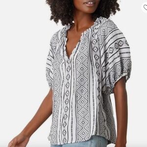 Velvet by Graham & Spencer Zaria Jacquard Top black white size small